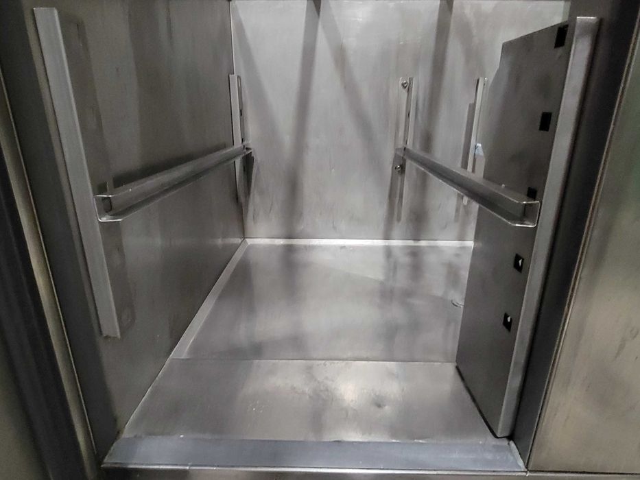 Салатен бар (витрина)