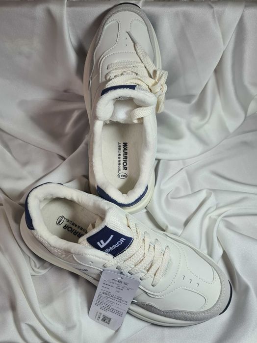 Утеплённые кросовки