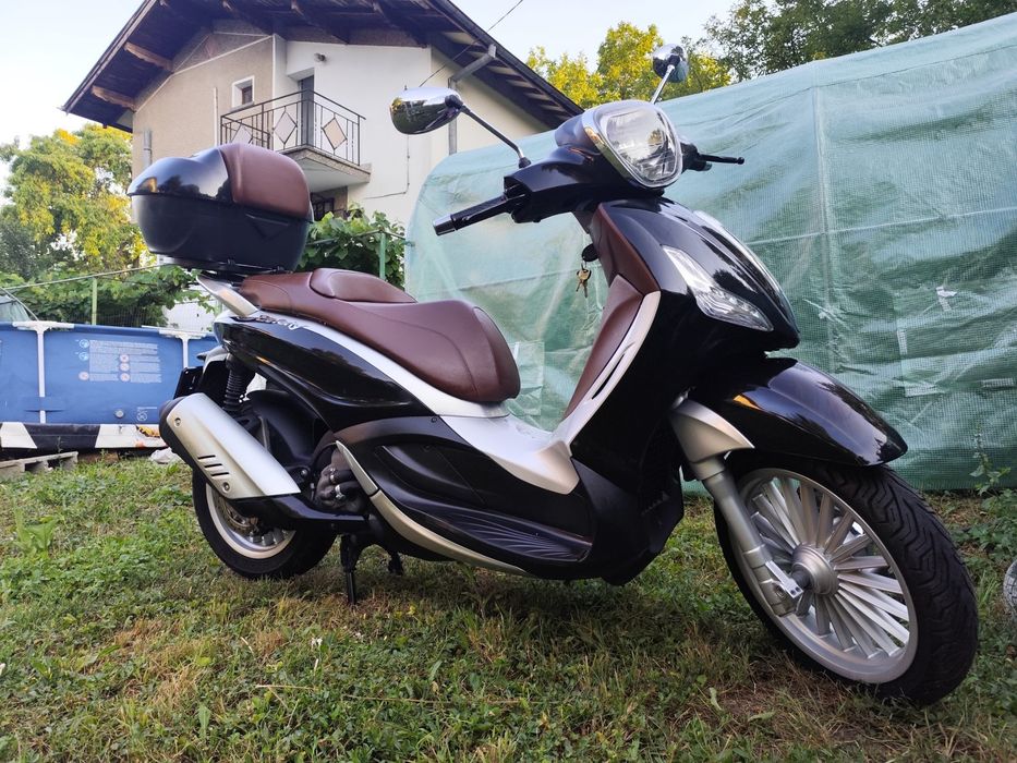 Пиаджо Бевърли 300 Piaggio Beverley 300