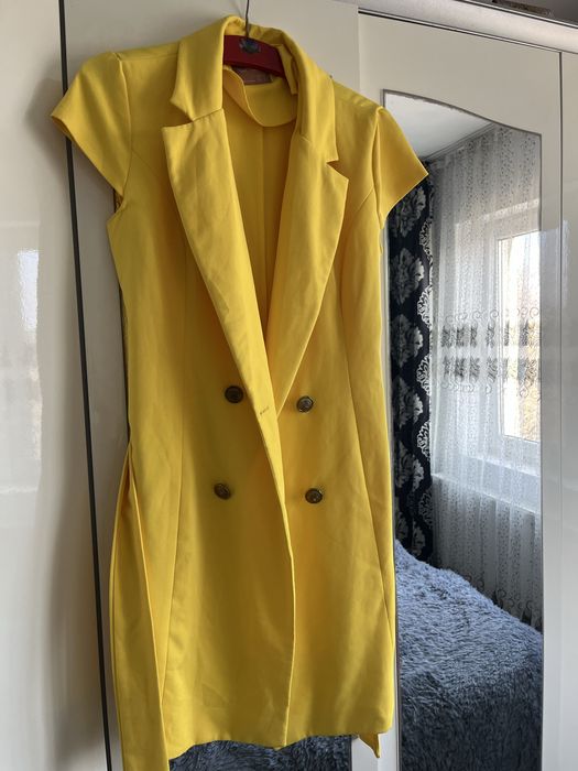 Rochie galbena tip sacou