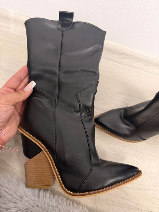 Cizme cu toc cowboy