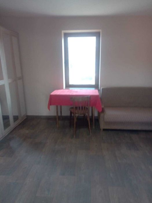 Inchiriez casa in Dezmir