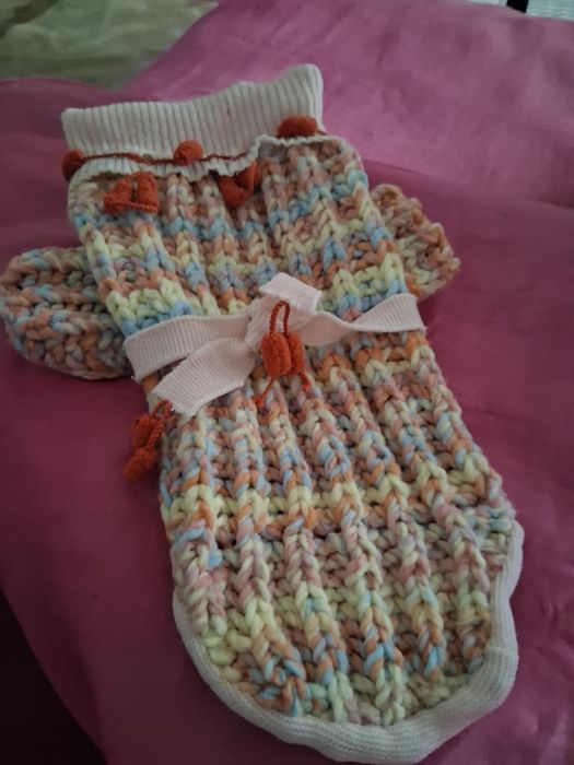 Hăinuțe tricotate pentru căței mici