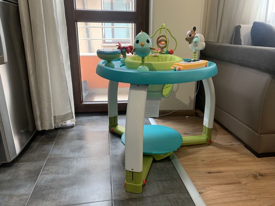 Активен център за бебе Tiny Love