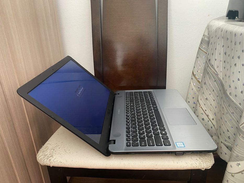 Шустрый ASUS/intel i3-7100U