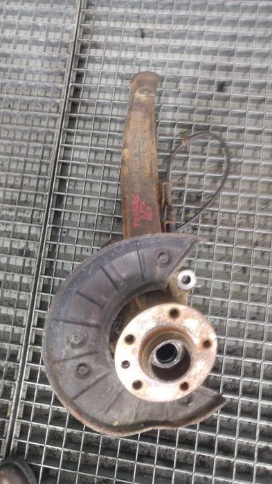fuzeta dreapta fata  vw touareg 7l 2.5 tdi bpe 7l6407258a