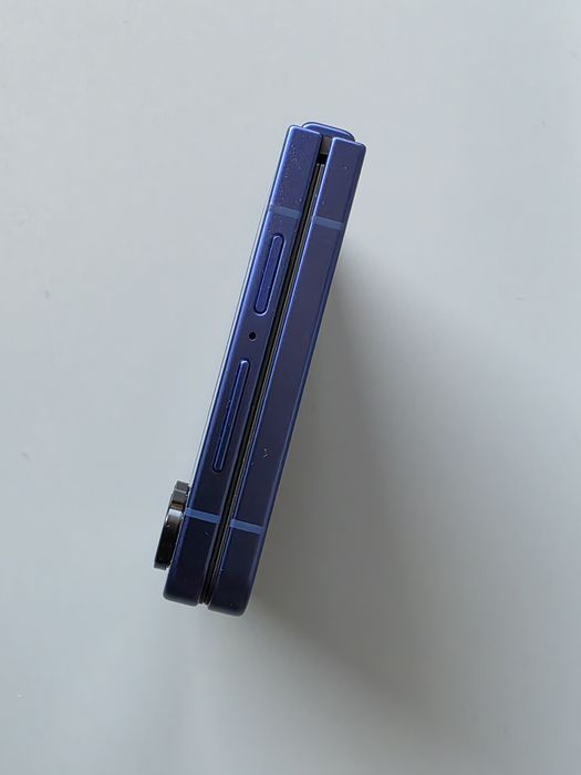 Samsung Z Flip 7 256gb