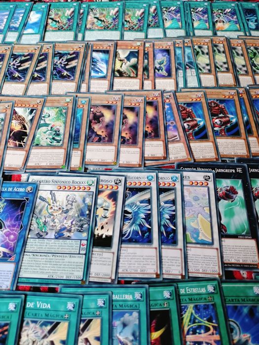 Lot 437 cărți Yu-Gi-Oh! originale (negociabil) în spaniola