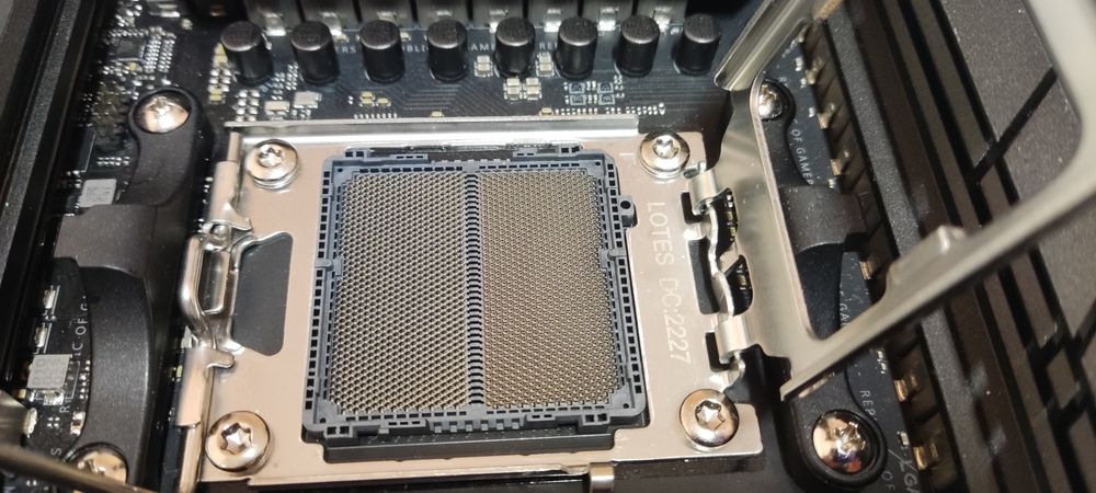 Дъно Asus Rog Strix X670E-F Gaming Wifi AM5