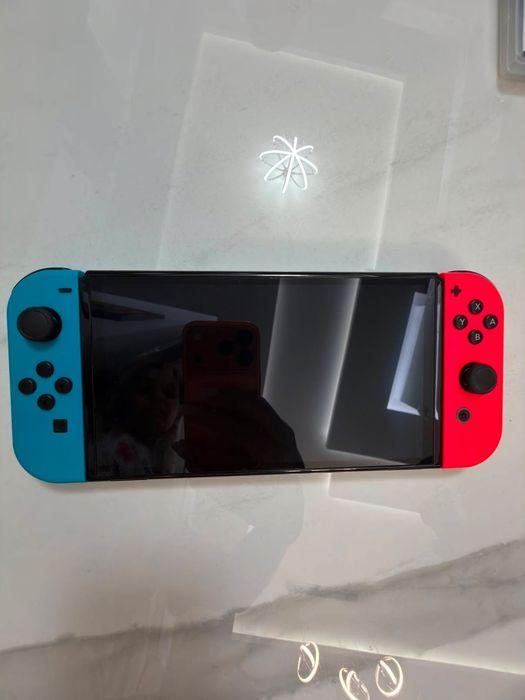Nintendo Switch OLED (64GB) + 256GB MicroSD + EA FC 24 – Пълен комплект, КАТО НОВ!