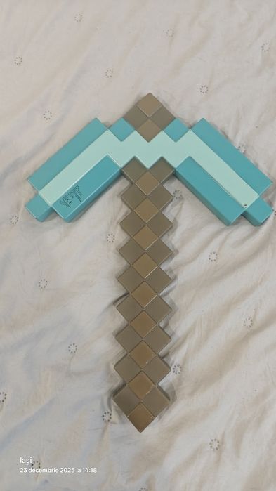 Pickaxe și sword Minecraft mari