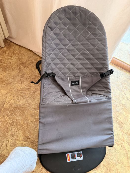 Продам шезлонг детский