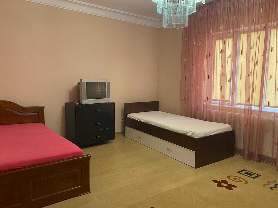 Casă de închiriat pe termen lung 4 camere baie bucătărie.Șimleu