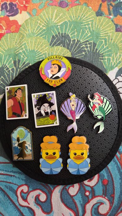 Колекционерска дисни значка (Disney pin)