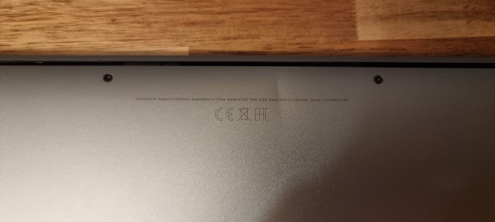 MacBook Air 13 2019 (display defect)