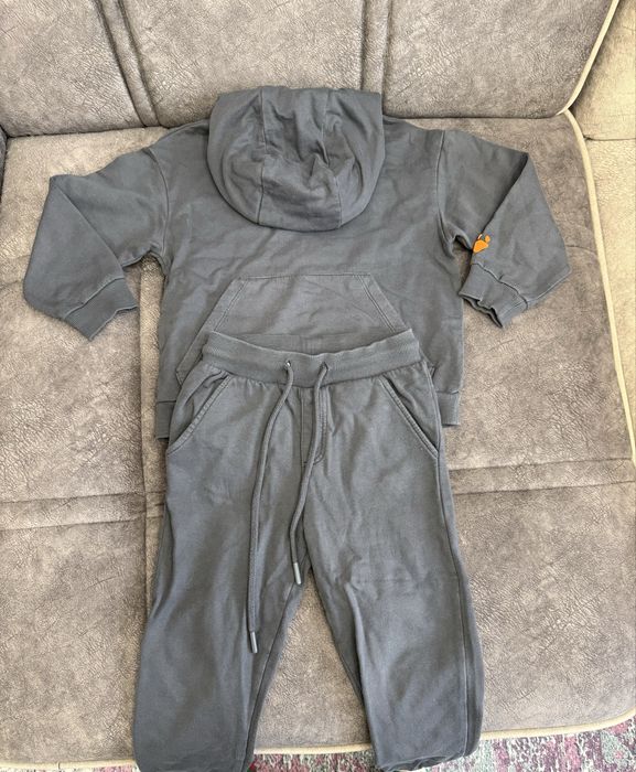 Спортивный костюм подходит и для девочки и для мальчика