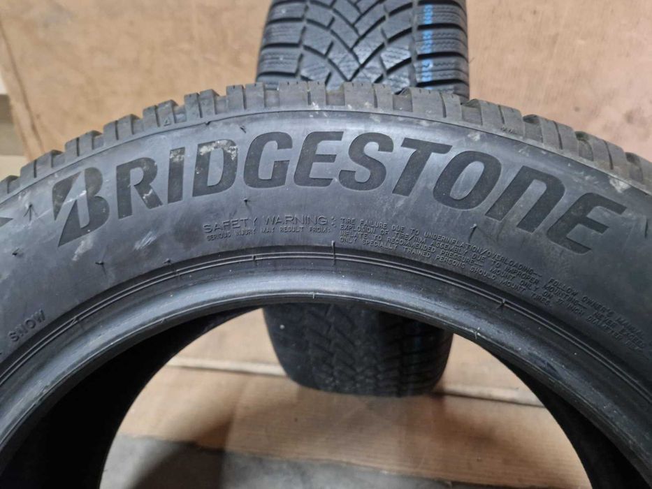 4 Bridgestone R17 235/55
зимни гуми
DOT3420