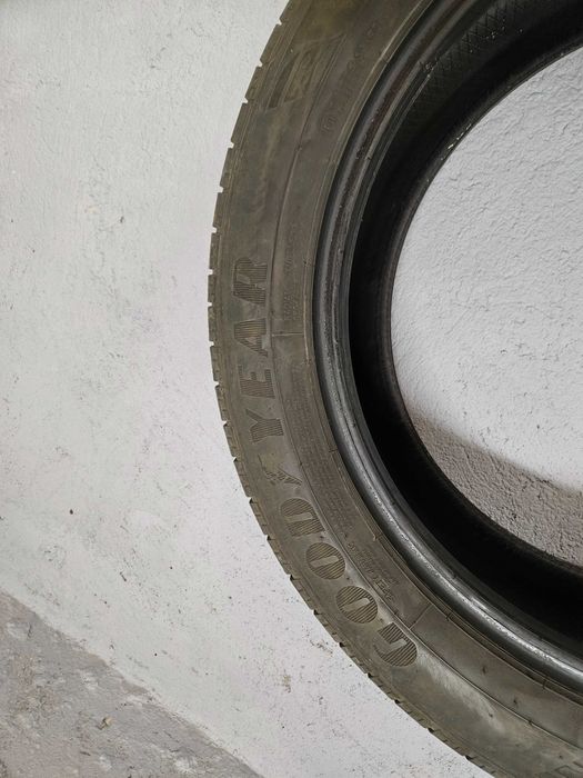 Goodyear EfficientGrip 225 55 19