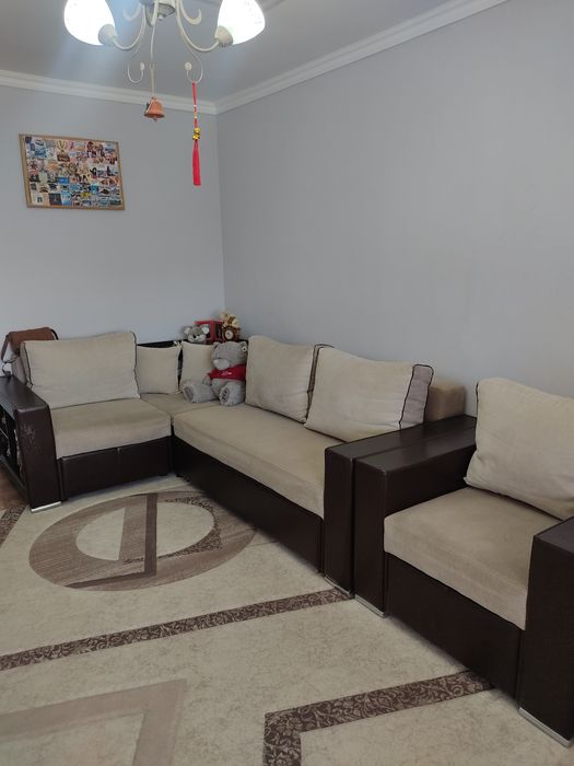 Продам диван для гостиной