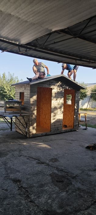 Деревянные домики, будки, скворечники, песочницы и т.п