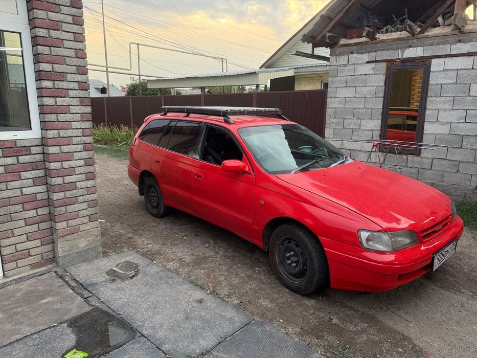 Продам машину таёта калдина