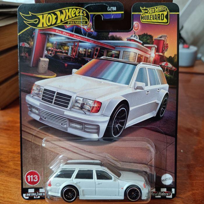 Mercedes-Benz E36 AMG Hot Wheels Premium
