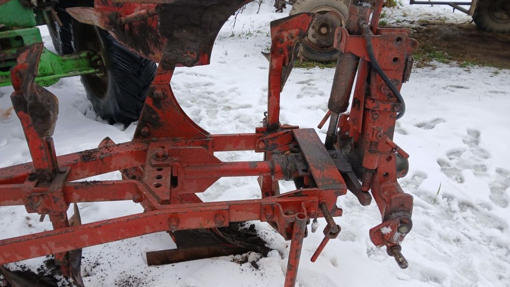 Plug reversibil cu 2 si 3 trupite