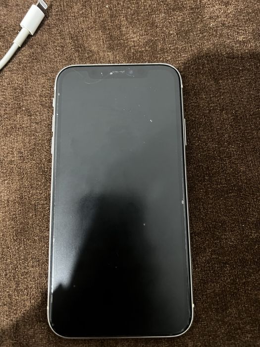 продам IPhone 11
