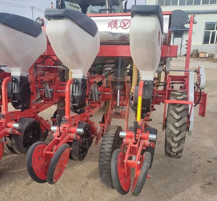 Пропашная сеялка Premium 8DF