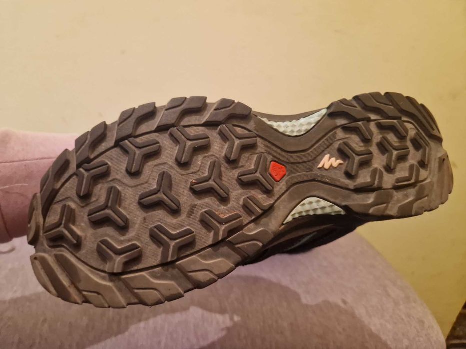 Туристически обувки от декатлон