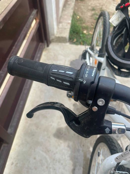 2 biciclete la fel castigate la un concurs pentru copii/cumperi 1 bicicleta 750/ cumperi 2 biciclete 700 de lei o bicicleta/am pus mai multe nr de tel