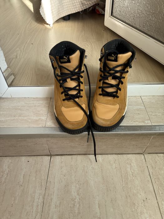 Маратонки в много добро съттояниесъстояние