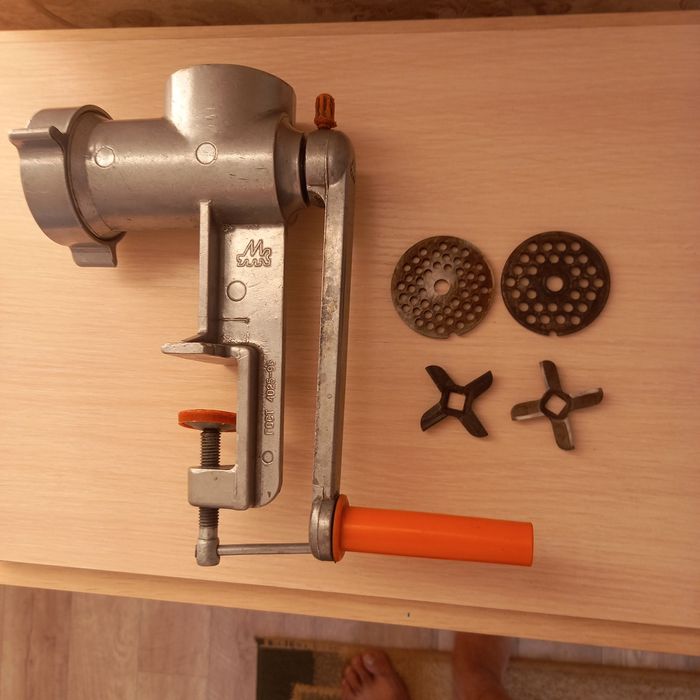 Продам мясорубку