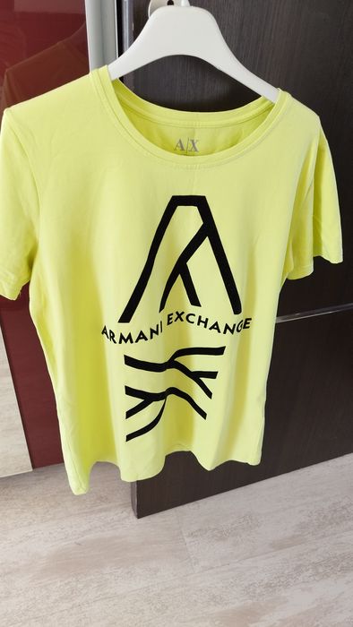 Електрикаво зелена  oувърсайз блуза EGOISTE и тениска  Armani Exchange