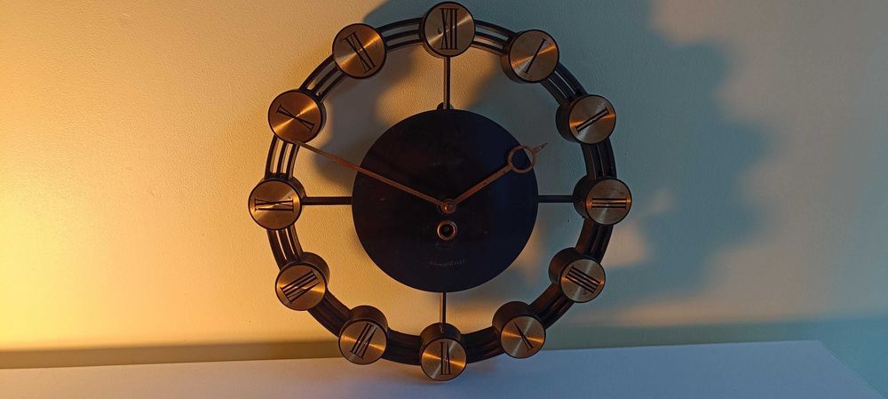 Ретро механичен руски часовник - Маяк