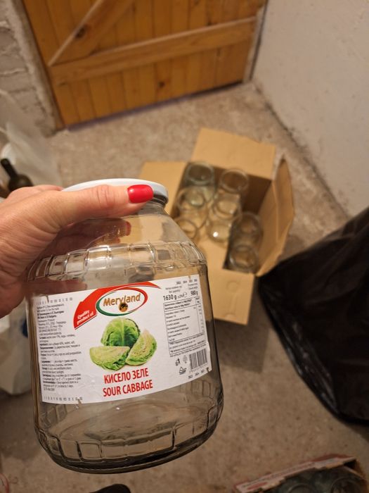 Буркани различни размери