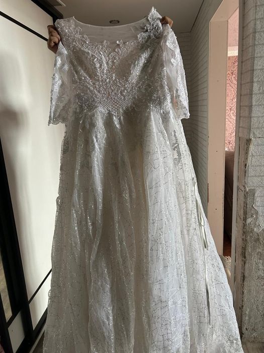 Продам свадебные платья