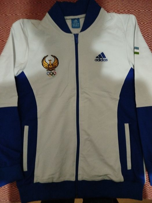 Продаётся  Новый Спортивный костюм!