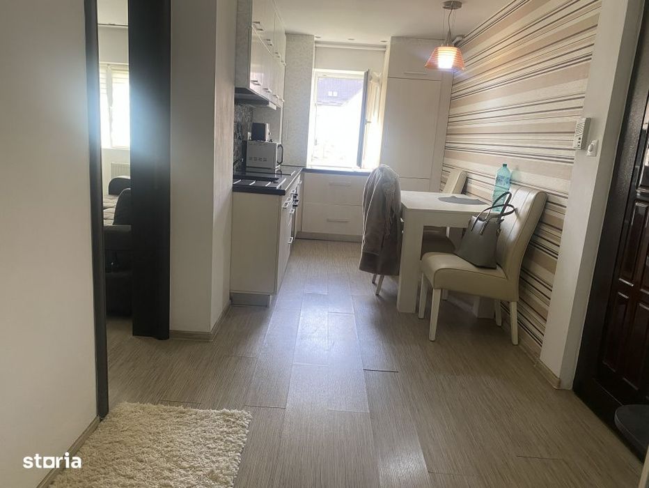 Apartament 3 camere, zona Stefan cel Mare, parter