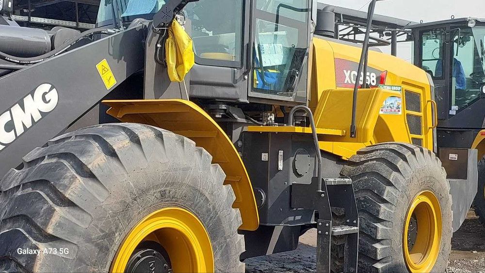 Фронтальный погрузчик XCMG XC958 со стандартным ковшом 3,2 м³
