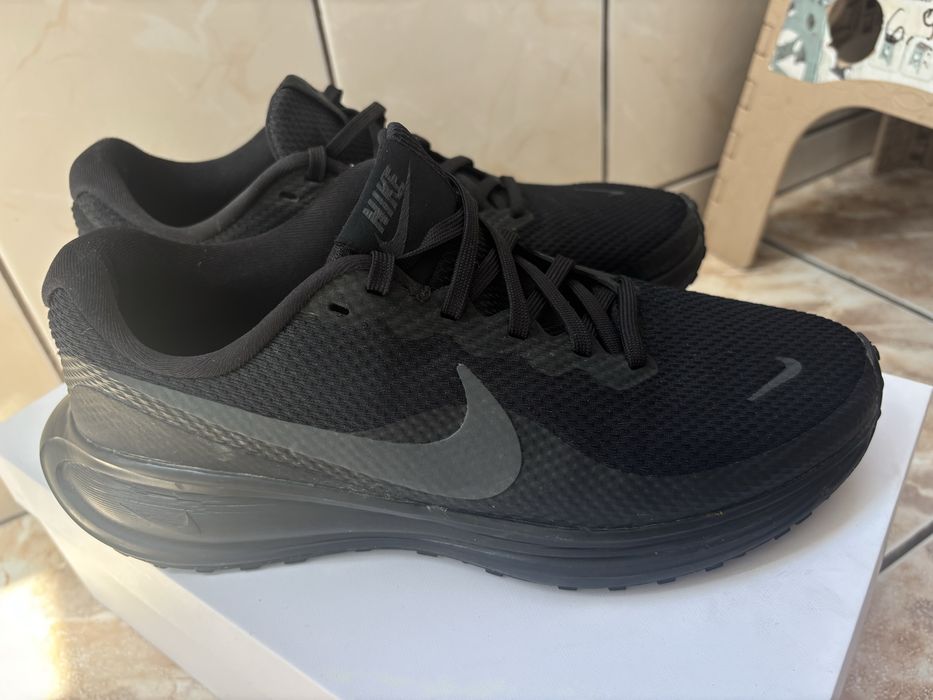 Nike маратонки 42 номер