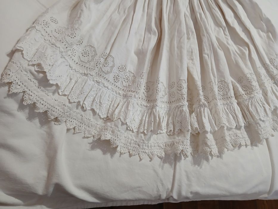 Poale urgent  tradiționale românești țesute în război, apoi lucrate ma