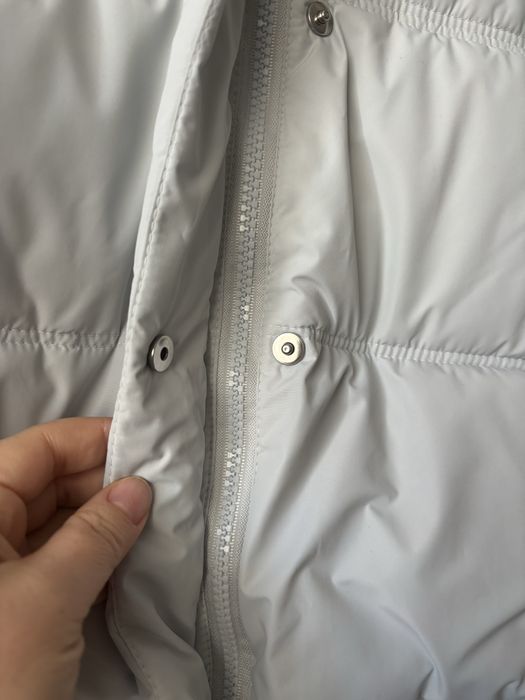 Продам зимнию куртку для девочки