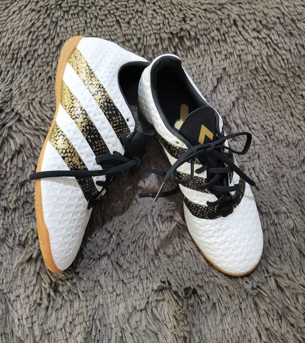 Мъжки ФУТБОЛНИ Маратонки Нови 39 номер ADIDАS ACE 16.4