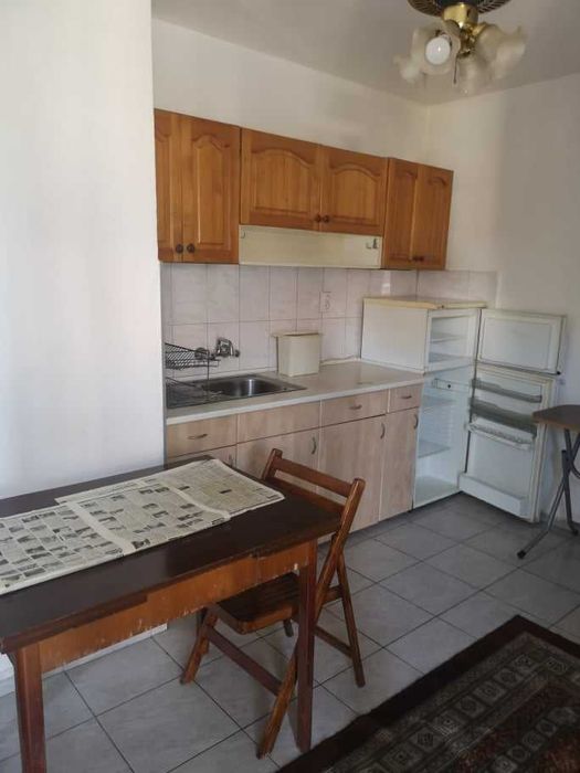 Дава се под наем Тристаен апартамент в Бургас, Възраждане - 75 кв.м за 204 € - Снимка #2