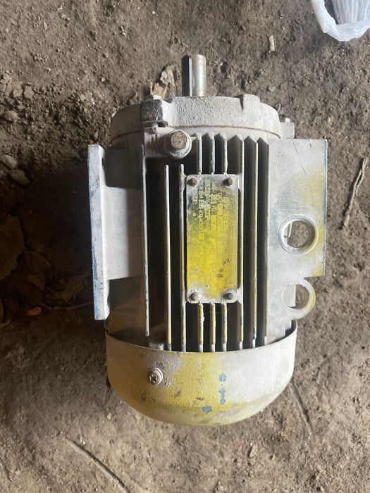 Продам моторчик