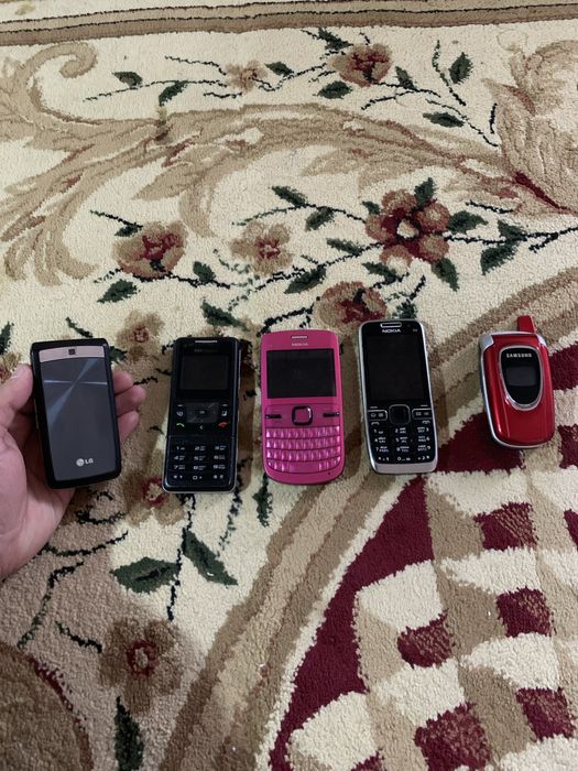 Nokia Samsung Retro telefonlari sotiladi