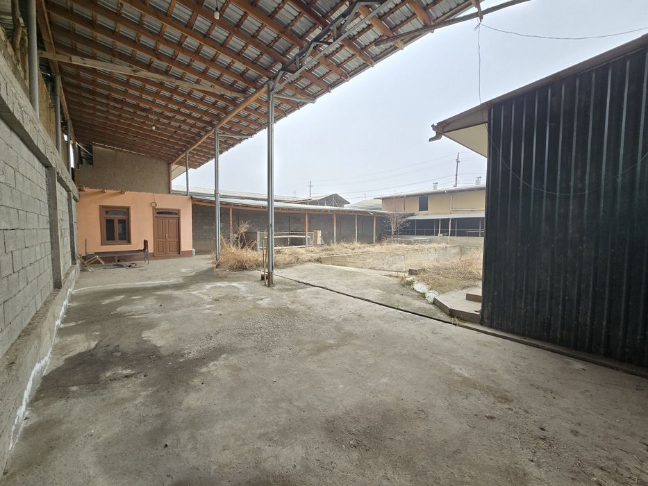 Joy sotiladi  Yoshlik M.F.Y Jiyda ko'chadan