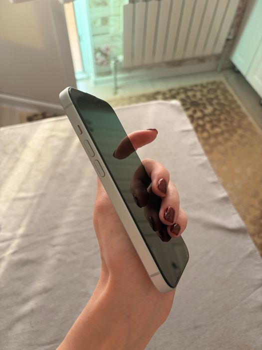 Продам IPhone 15