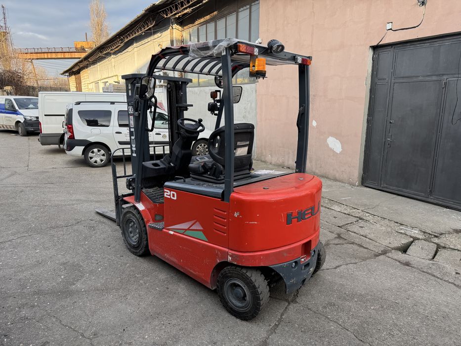 LICHIDARE STOC. Stivuitor electric HELI, 2t, Stare foarte buna de functionare. Autorizat ISCIR